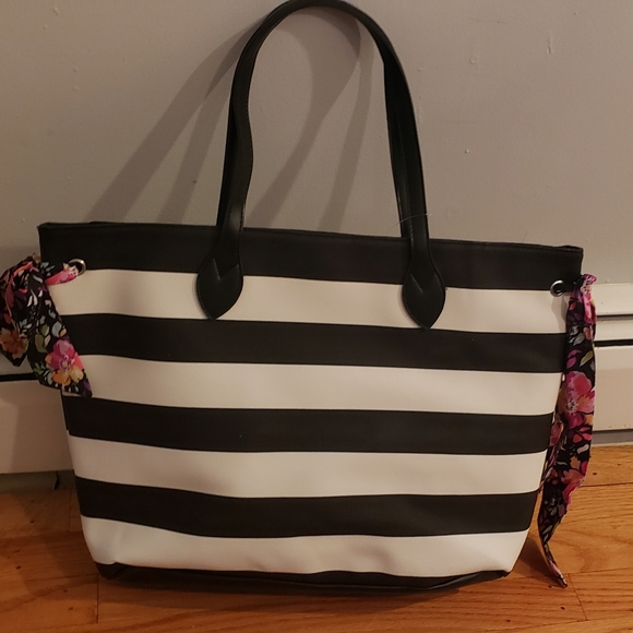 NWT Tote with stripes - Picture 2 of 6